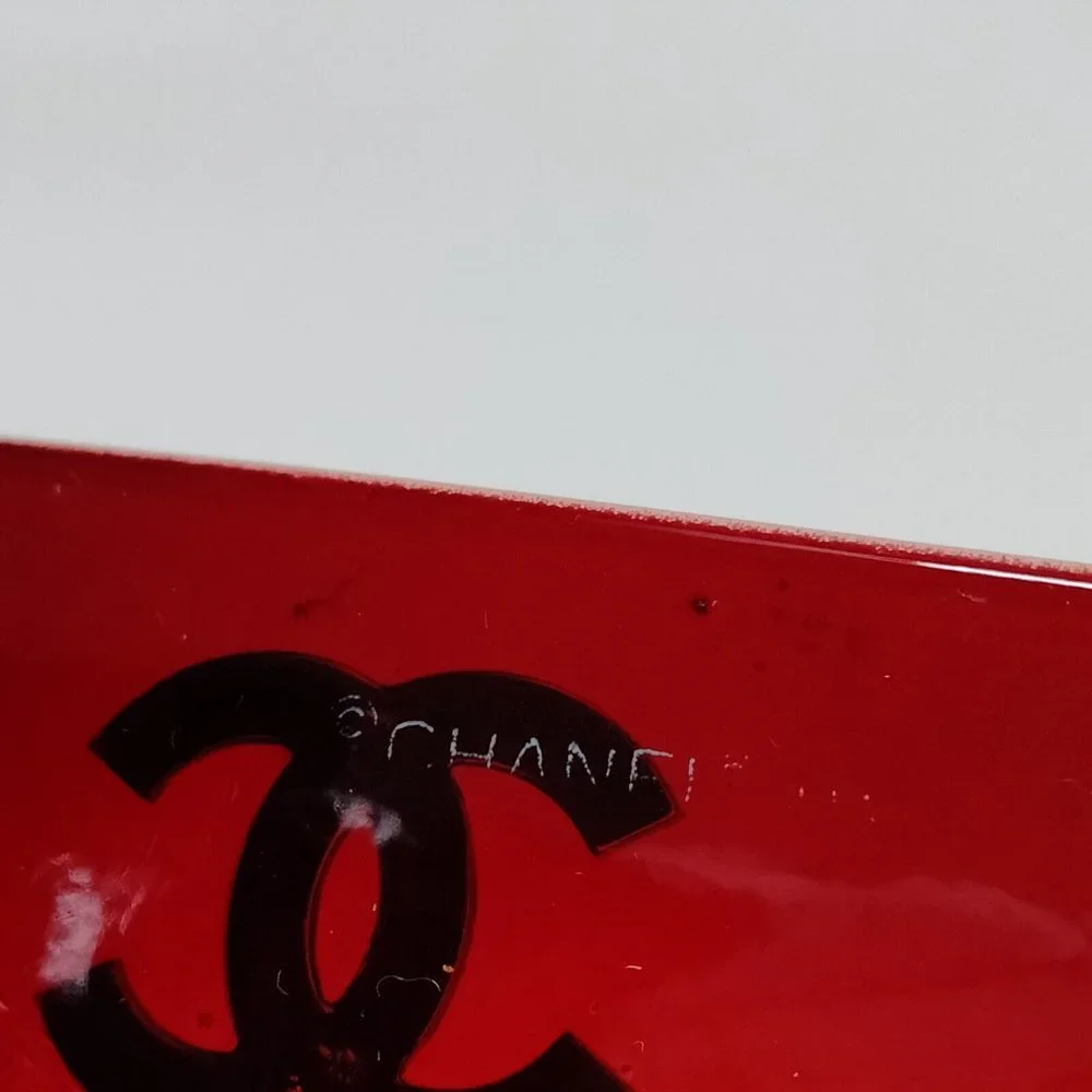 CHANEL Red Tinted CC Logo Sunglasses - Picture 4 of 8